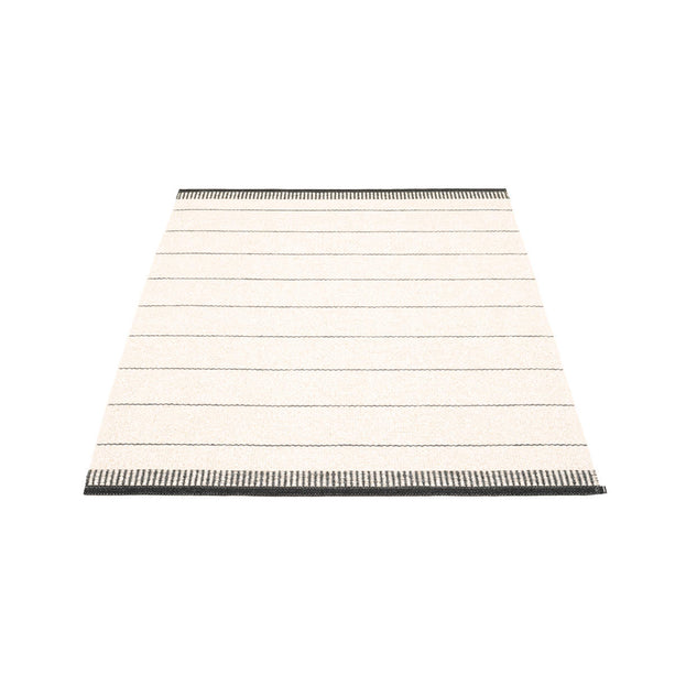 Belle Outdoor Rugs