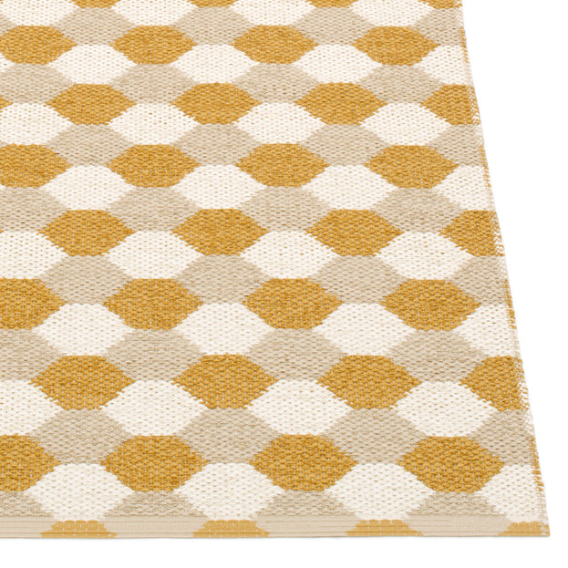 Dana Outdoor Small Rugs