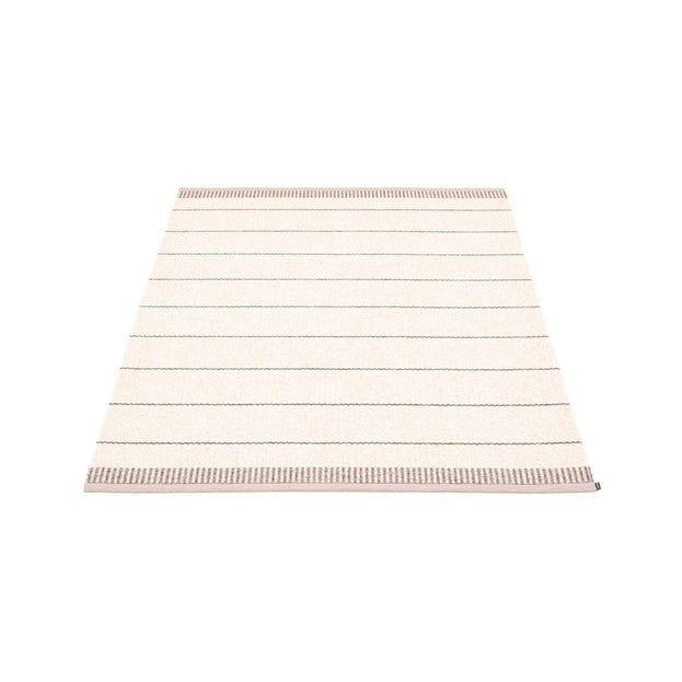 Belle Outdoor Rugs