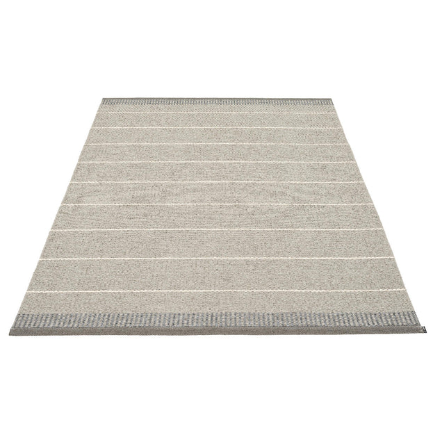 Belle Large Outdoor Rugs