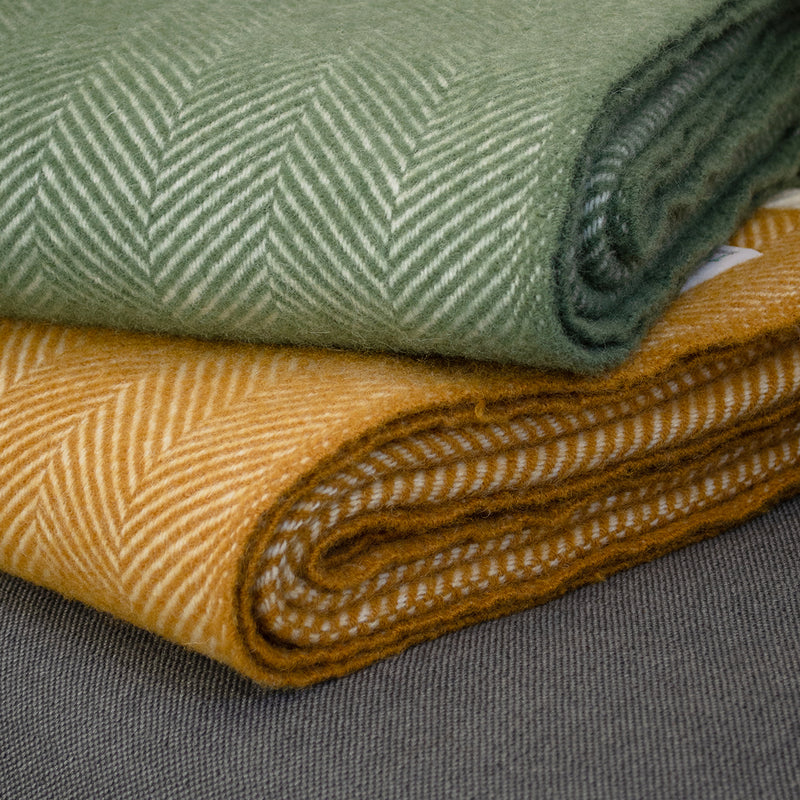 /products/soft-wool-fishbone-pattern-throws