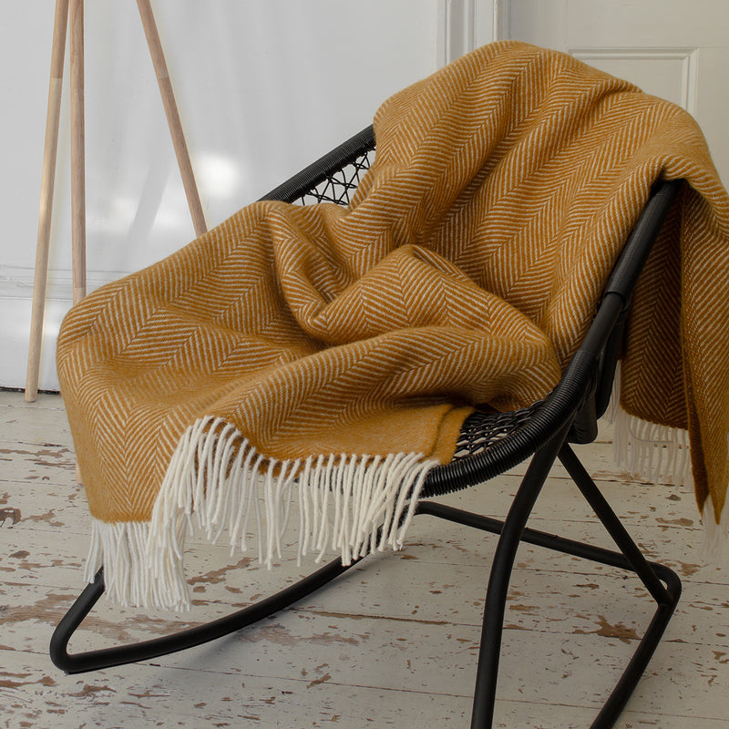 /products/soft-wool-fishbone-pattern-throws