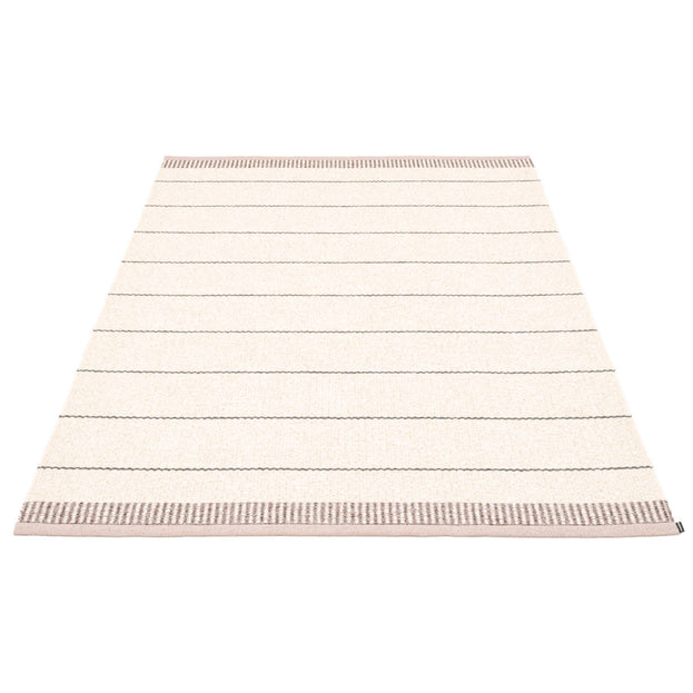 Belle Large Outdoor Rugs