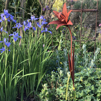 Rusting Metal Day Lily (4653140574268)