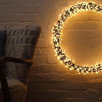 Opulent Outdoor Illuminated Berry LED Wreath (7155341033532)